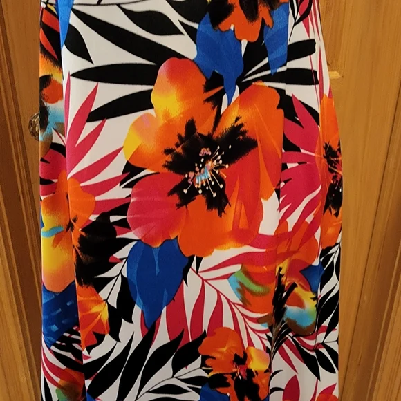 Abstract Floral Pattern Dress - Picture 4 of 6